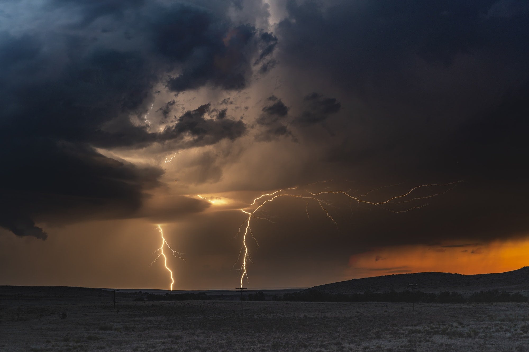 Ciclones, tormentas, nubes y vientos en clave lingüística